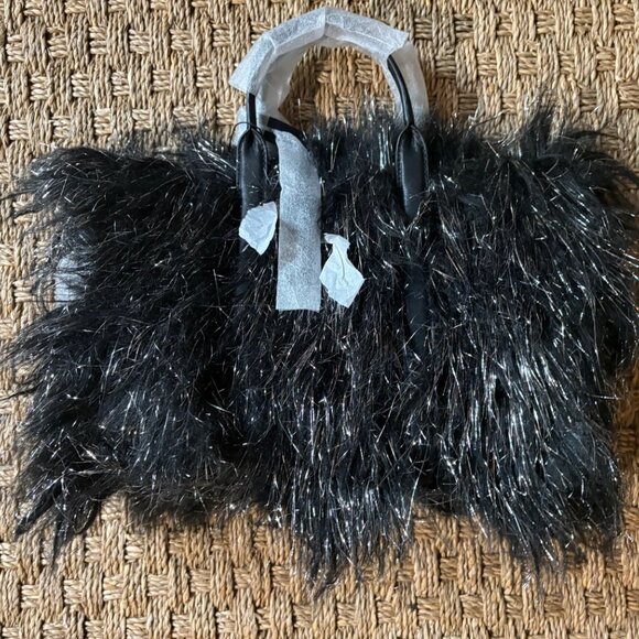 NWT Marc Jacobs The Creature Small Bag in Black/Silver Faux Fur & black leather - Picture 10 of 12